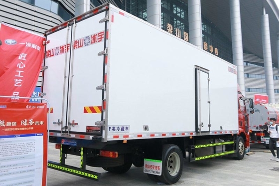 FAW Jiefang J6Lはダンプカーのダンプ トラック240hp 4X2 6.8mを冷やした