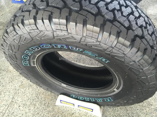 道のタイヤを離れた天然ゴムのアフター・マーケットの自動車部品放射状RA1100 4x4