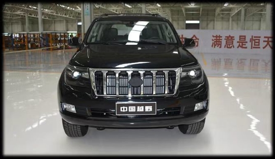 オフロード SUV の在庫 ラージ パワー ラージ スペース スリー カラーズ 自動車製造 高度なエンジン テクノロジー