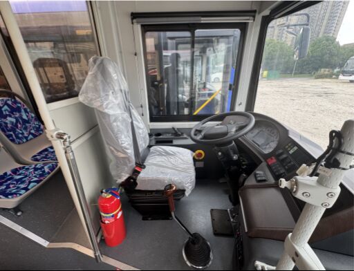 10.5m 50+1席 CNGシティバス