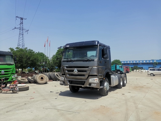 385馬力Sinotruk Howo 6x4は頑丈なトラック6x4 ZZ4257N3247C1を使用した