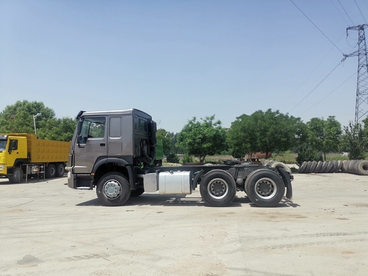 385馬力Sinotruk Howo 6x4は頑丈なトラック6x4 ZZ4257N3247C1を使用した