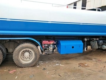 10立方メートルのディーゼル油の使用された給水車173HPのユーロ3