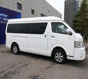 2.4L 82kwは乗客バス15 Seaterのコーチ5の速度マニュアルを使用した