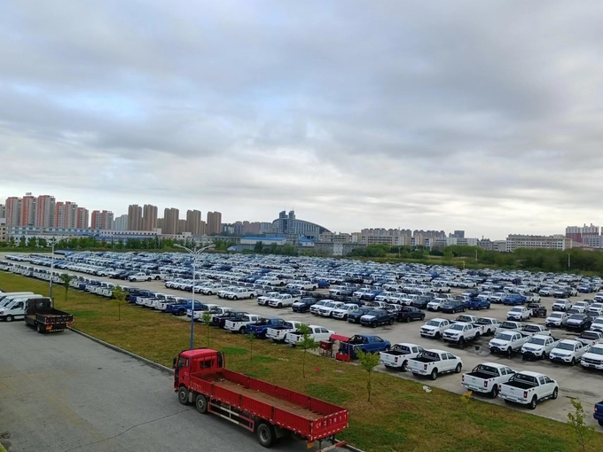 標準的で新しい黄海の倍の小屋のディーゼル積み込みのガソリン4WD 5MT贅沢な7